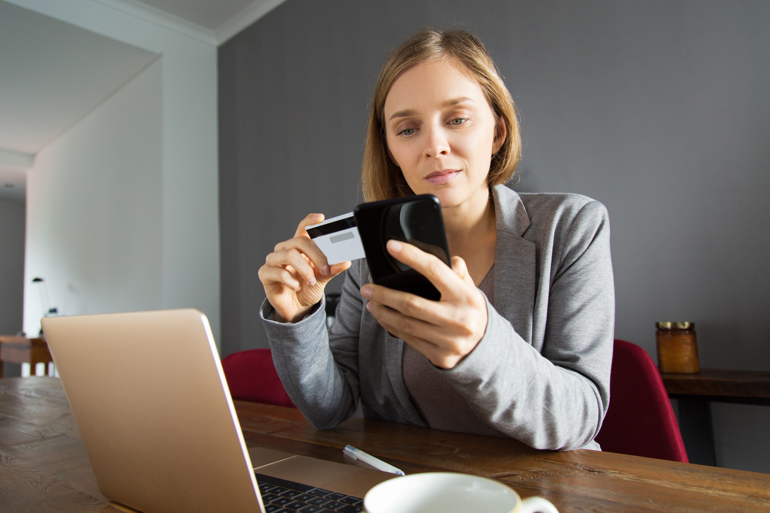 comparison between fiber and wireless internet
